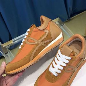 2024New Mens Womens Loeweelies Shoes Luxury Casual Shoes Flow Runner in Nylon Suede Pet Sneaker Soft Upper Honey Rubber Wave Sole som krökar runt Casual 38