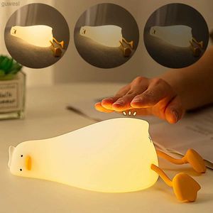 Luci notturne Cute Lying Duck Night Lamp Silicone Lie Flat Duck Light 1200mAh Anatra ricaricabile Night Lights Touch Control per la lettura notturna YQ240112