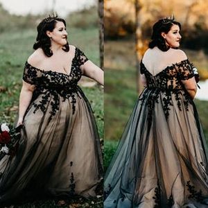 Plus Size Black Wedding Dress V-Neck Open Back A Line Floor Längd Tulle Gothic brudklänningar Spetsapplikationer Long Garden Bride Dresses 2024