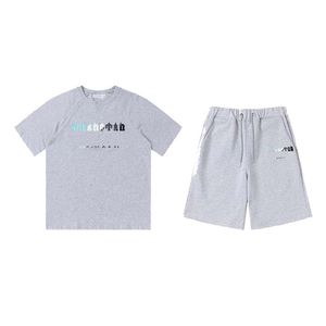 Mens Tracksuits 남자 디자이너 활동복 세트 에디션 최고의 품질 자수 무지개 색상 여름 스포츠 패션 코드 코드 탑 짧은 슬리브 남성 수영