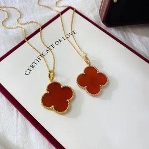 2024Designer Frauen Clover van Halsketten Cleef Kette Diamant Stahl Schmuck Mädchen beste Hochzeitsgeschenke für Partys Goldkette Iced Out Ketten Weihnachtsgeschenk ....