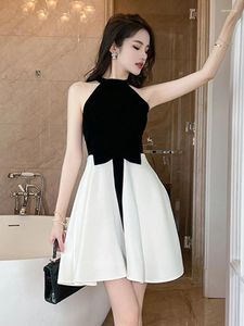 Casual klänningar franska tjej prinsessan klänning svart vit kontrast söt kawaii hängande nacke fluga slips vacker en linje svängande klänning parti prom