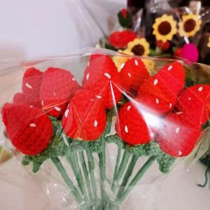 装飾的な花1pc diyニットイチゴ編組編組人工イチゴの模倣結婚式のパーティーの装飾手作りのためのフルーツ