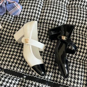 Women Designer Dress Shoes C-button Thick Heels Mary Jane Shoes Patent Leather Pumps High Heels