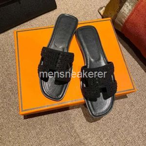 Slipper Leather Sandals Lazy Slides Summer Oran 2024 Sandal Sandal عالية الجودة الكلاسيكية الكلاسيكية المفتوحة مفتوحة