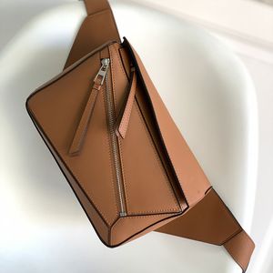 10a trendig kalvpåse 24 Ny geometrisk bröstväska läder singel axel crossbody män och kvinnor väska sport mini cowhide midjepåse