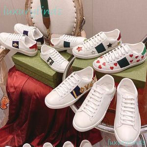 Damen-Herren-Leder-Sneaker, weiße Low-Top-Sneaker, Designer-Schuhe, mit Gurtband besetzte, monogrammierte Canvas-Sneaker, 100 % echtes Leder, luxuriöse Loafer, Größe 34–48, mit Box