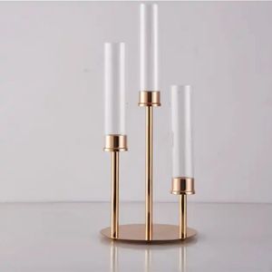 Einfacher 3-Arm-Kerzenhalter aus Metall, 48 cm, Gold, kurzer Stiel, runder Sockel, Stumpenkerzenhalter, Tafelaufsatz für den Esstisch