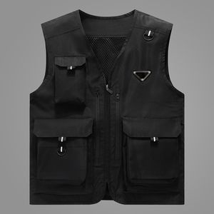 Gilet di moda Gilet da uomo Giacca di design canotta da donna di lusso da uomo Campeggio esterno con tasche multiple Coppie di alta qualità giacche antivento senza maniche parka