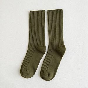 Çoraplar Çorap Sonbahar/Kış Dikey Çizgili Kazık Kadınlar için Pamuk Dn Orta Tüp Çorap Tüm Tiki Şeker Renkli Damla Teslimat OTRTF