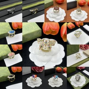 Designer-Ringe mit Buchstaben-Cluster für Damen, Charm-Diamantringe, Schmuck, Vintage-vergoldete Ringe mit Box-Sets