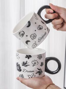 Tassen Kreative Keramik Tasse Mit Löffel Haushalt Mädchen Große Kapazität Trinken Wasser Tassen Frühstück Milch Tasse Kaffee Neuheit Geschenke