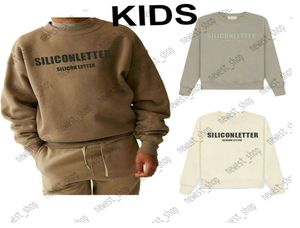 Designer crianças meninos meninas hoodies oversize solto com capuz eua moletom clássico carta de silicone tripulação pescoço pulôver streetwear basebal4800461
