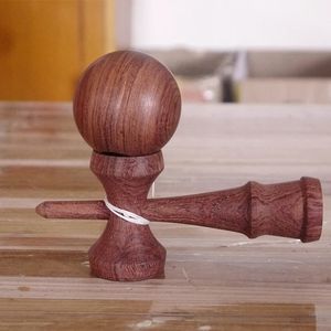 Высококачественный профессиональный игрушечный мяч Kendama из вишневого дерева на открытом воздухе для детей и взрослых, игрушечный мяч для жонглирования, японская игрушка Kendama 240112