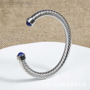 Designer David Yuman Schmuckarmband Davids synthetisches Lapislazuli-Armbandkabel mit gedrehtem Draht Beliebt