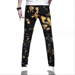 Мужские джинсы 2024, черное золото, контрастные персонализированные граффити, тонкие эластичные джинсы, модные мужские брюки в стиле хип-хоп в стиле панк, мотоциклетные штаны Homme