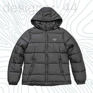 Designer lussuoso Piumino da uomo Parka Abbigliamento Giacca con cappuccio rimovibile Inverno Outdoor ispessito caldo Parka Cappotto giacca a vento imbottito in cotone OIWV