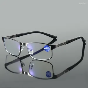 サングラスの男性はメガネを読んでいる女性長老視視コンピュータアンチブルーライトブロッキングアイウェア処方箋スチールメタル眼鏡フレーム