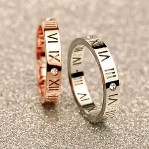 2024 New Age Jewelry Designer Bracelets J1-301 Fashion Exquisite Hollow Lucky Roman Number Plated Rose Gold Temperament Titanium Steel Ring