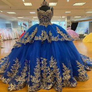 Klänningar lyxiga kungblå quinceanera klänningar spaghetti rand prom söta 16 klänningar kronblad power vestidos de 15 anos bollklänning
