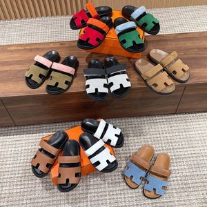 designer slides women room Luxury classic leather ultra light flat slippers summer outdoor casual sandals men's slippers Beach crossing Beach Designer shoes