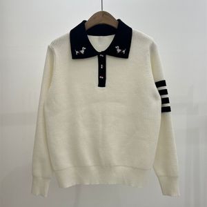 Runway Summer Brand samma stil tröja långärmad lapel hals pullover mode kläder vit svart hög kvalitet kvinnor unisex