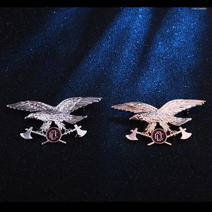 Broşes Erkekler Klasik Retro Hawk Kartal Metal Balta Broş Pim Buckes Rozeti Orijinal Gömlek Yakası Aksesuarları