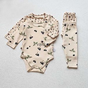 Kleidungssets Milancel Herbst New Baby Set Pilzdruck Boys Bodysuit Hosen und Hut 3 PCs Anzug H240508