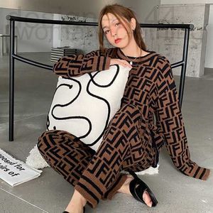 pigiama da donna di design di lusso da donna di design pigiama da donna personalizzato autunno e inverno con spessore aggiunto di velluto spesso può essere indossato esternamente RTY6