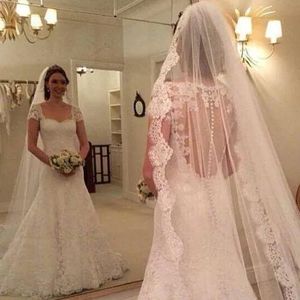 Veils Vintage Elegant 1T Lace Applique Edge With Comb Lvory White ivory Wedding Veil Cathedral Bridal Veils 3M Length