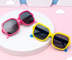 2024 Kids Silicone Square Frame Solglasögon Tjejer Girls Outdoor Cycling Solglasögon Fashion Children UV Protection Beach Sunblock Z6685