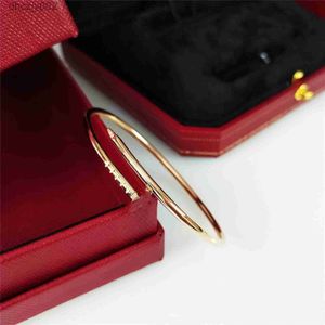 Luxury Thin Nail Bracelet Designer for Woman Rose Gold Top V-gold Lightweight High-end Diamond 18k with Box 25H1