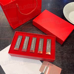 Make-up-Lippenstift-Set, 5-teilig, Rubywoo Dubonnet Chili, schwarze Tube, Rouge, matte Lippenstifte, langlebige Lippenkosmetik-Box-Set mit Geschenktüte