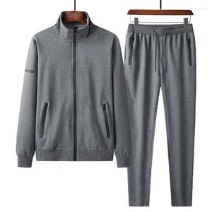 Tute da uomo L-6XL Taglia 2024 Abiti sportivi da uomo casual Nero Grigio Blu Set sportivo da esterno 2 pezzi Moda maschile Autunno Primavera Suit