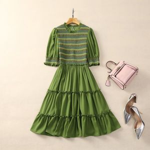 2024 Spring Green Contrast Color Panel Panel Dress 1/2 Half Sleeve Round Neck Kne-Lengen Casual Dresses A4J09