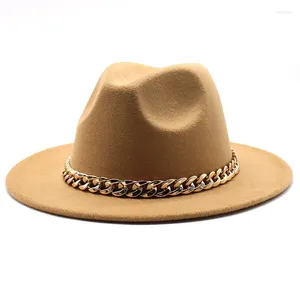 Berets Acrílico Corrente de Ouro Decorado Top Chapéu Autum Inverno Mulheres Homens Aba Larga Festa Jazz Fedora Vestido Britânico Sentiu Panamá Cap