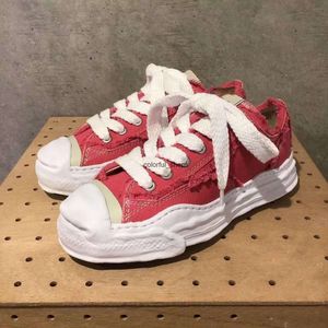 CO تحمل علامة MMY المذابة مصمم أحذية غير رسمية الحذاء Maion Mihara Yasuhiros Multicolour Soled Loves Sports Sports Nature Walking Shoes