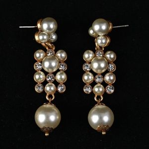 Klassisk mode retro 925 sterling silver öronnålar utsökta damer örhängen design känsla nisch personlighet mode pärlörhängen