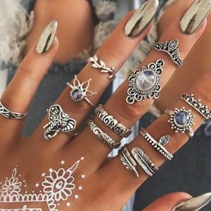 Klusterringar 12 stycken / set ring mode retro kreativ elefant droppe rhinestone krona personliga kvinnliga festflickor smycken