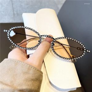 Solglasögon Rhinestone Women Luxury Designer Round Sun Glasses Men Metal Frame Clear Lins Ladies Crystal Diamond Handmade Eyewear