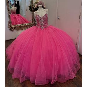 Rosa quinceanera klänningskulklänning för söta 16 tjejpärlor kristall spaghetti rem båge födelsedag prom klänningar vestido de 15 anos