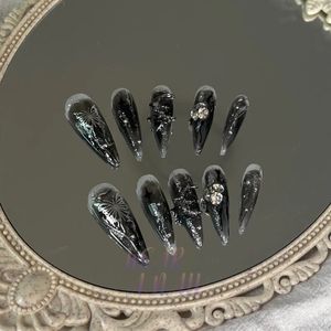 Feito à mão punk escuro longo estilete imprensa em unhas wearable artificial com projetos de arte capa completa manicure strass dicas falsas 240113