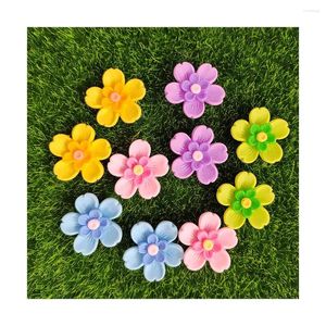 Figurine decorative Kawaii Simpatico cartone animato Fiore di ciliegio Cabochon di fiori in resina con retro piatto Scrapbook Fai da te Accessori per forcine per feste Artigianato