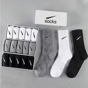 Męskie skarpetki Klasyczne czarne białe szary haczyk Solidny kolor Socks 5 pary/pudełko piłka nożna koszykówka Sports Socks