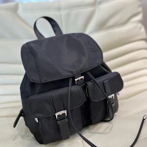 Unisex klassische Tasche Handtaschen Nylon Rucksack schwarz Rucksack Dreieck Zeichen Umhängetaschen gute Qualität mehrere Taschen Tote