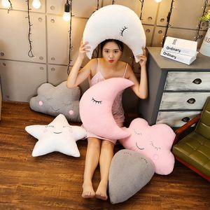 Plush Sky Pillows Emotional Moon Star Cloud Shaped Pillow Pink White Grey Room Stol Decor Sitt kudde 240113