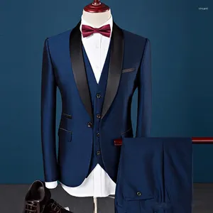 Mäns kostymer Senaste design Män passar Tuxedos Stiliga bröllop Slim Fit Groom Formal Wears Shawl Lapel Groomsman Suits (Jacket Pants Vest)