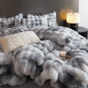 Set di biancheria da letto di lusso in finta pelliccia di coniglio in velluto in pile sfumato blu grigio, set copripiumino morbido in peluche, lenzuolo piatto/montato, federe 240115