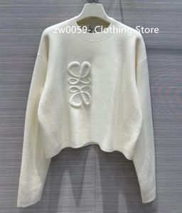 SS Yeni Kadınlar Marka Sweater Sonbahar Trend Uzun Kollu Üst Üst Son İnce Fit Pullover Ceket Kadın Beyaz İnce Örme Kazak 3D Mektup Nakış Logo Tasarımcı Sweater