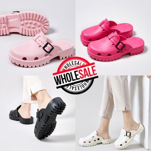 Fivela quarto designer slides sandálias plataforma chinelos homens mulheres branco rosa impermeável enfermagem hospital eur 36-41